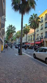 Front Row to Sea 3 BR Apartment with Terrace - 9