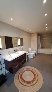 Front Row to Sea 3 BR Apartment with Terrace - 4