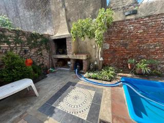 Hermosa casa zona Legislatura - 1