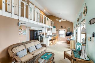 Walk to Public Beach Bayfront Jersey Home with View - 7