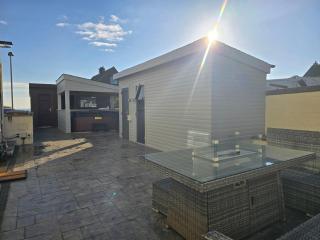 Apartment - Sleeps 4 - Hot Tub Pet-Friendly - 0