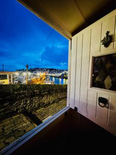 Mariners Cottage - Waters edge Fisherman's Cottage, Harbour & Sea Views & Free Dedicated Parking - 9