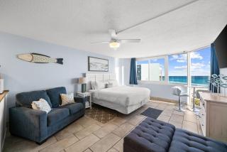 Beach Front Ocean View Condo - Top Of The Gulf 615 - 9
