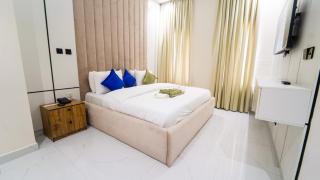 Luxury Apartments & Homes - 9
