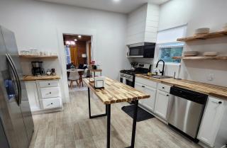 Carmie's 1920 bungalow on Main St - 8