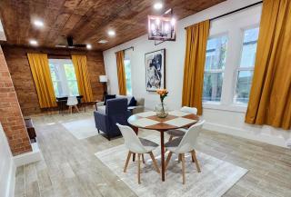 Carmie's 1920 bungalow on Main St - 7