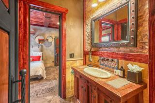 Castle On Black Mountain breathtaking panoramic views and outdoor entertainment - 1