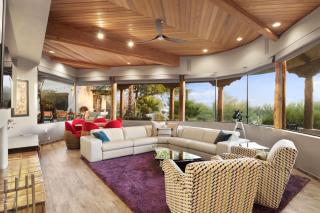 Happy Roadrunner VRBOs 2023 Vacation Home of the Year - 2