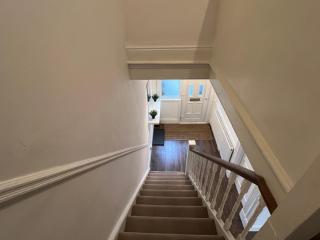 3 Bed House 2 min to Tube and Free Parking - 3