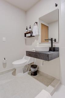 Céntrico departamento con alberca / wifi / gym - 6