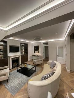 Pont Street Apartment by CMG - 7