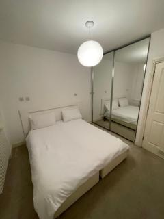 Pont Street Apartment by CMG - 6