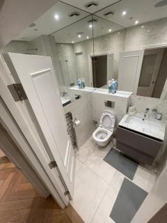 Pont Street Apartment by CMG - 1