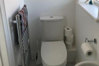 Spacious self contained city apartment - 5