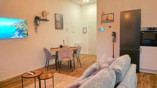 Black Forest -5- I Design-Apartment I 2 Etagen I Terrasse & Balkon mit Ausblick I Boxspring I Nespresso - 3