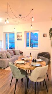 Black Forest -5- I Design-Apartment I 2 Etagen I Terrasse & Balkon mit Ausblick I Boxspring I Nespresso - 0