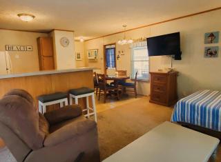 Happy Hollow Resort - Blue Eye - 2