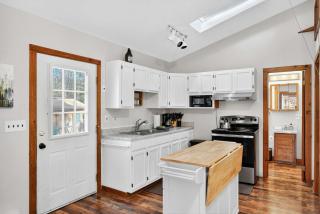 River Access Cabin with Hot Tub, Fire Pit, & WiFi! - 1