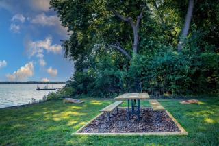 The Jackson Cottage on Grass Lake Waterfront 2 1 Nautical Cottage with Hot Tub Firepit & Year-Round Fun - 5