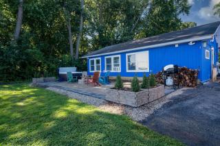 The Jackson Cottage on Grass Lake Waterfront 2 1 Nautical Cottage with Hot Tub Firepit & Year-Round Fun - 3