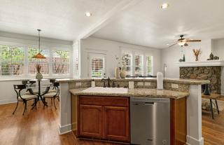 Ponderosa Escape Stunning Location Incredible Game Room Urban Trail System AC EV-charger - Flagstaff - 1