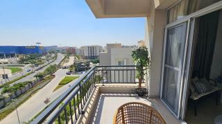 Cairo Festival City - 3 BR Apartment Modern, Trendy Home - Steps Away to CFC MAlll - 7