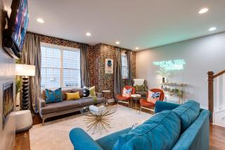 Melodic Skyline - Rooftop Views - 5 Mins to Broadway - 5