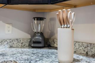 NEW -Entire Place-Laundry In Unit -Family Friendly - 3