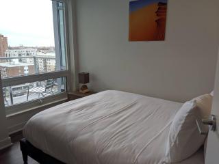 Calgary 2 Bedrooms Apartment - 2