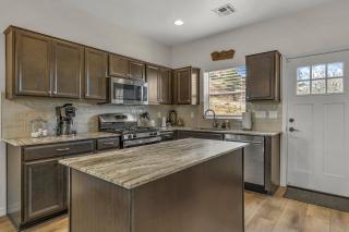 Breezy Pines Mountain Views Hiking Trails Nearby - 4