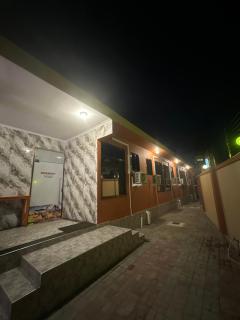 Serengeti Safari Inn - 8