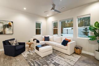 Pinnacle Pines Forest Views Modern Home with EV Charger Direct Trail Access - Flagstaff - 2