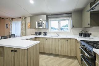 Happy Days Lodge with Hot Tub - 7