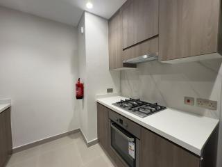 1 Bedroom Yas Golf Serenity Suite - 8