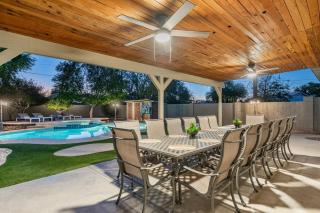 Stylish Scottsdale Retreat with Private Pool Prime Location - 8