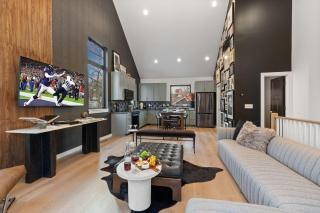 Modern Cowboy - Private Balcony - Mins To Broadway - 6