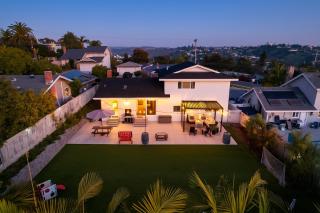 4Bd, Family Friendly, Fun Yard, Close to Beaches! - 0