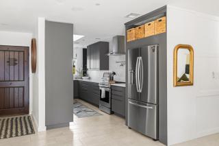 Modern Retreat with Pool Hot Tub Outdoor Kitchen - 5