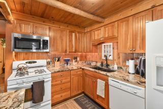 Enchanted Forest Super Cozy Cabin on 2 Acres Sledding Hills Tree Swing Pool Table - 2