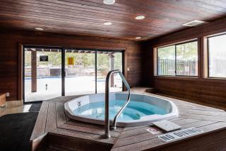 Walk to Canyons Village Charm, Vintage Inspired Interiors, Private Patio, Shared Pool, Minutes from Fine Dining - 8