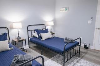 Charming and peaceful 3 BR home close to the Downtown and the Beaches - 1