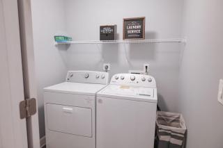 Charming and peaceful 3 BR home close to the Downtown and the Beaches - 5