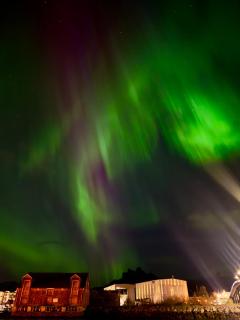 Waterfront House with Hot Tub - 9