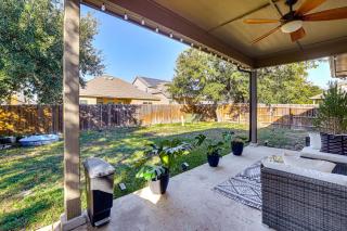 7 Mi to Lackland AFB Family Home with Patio and Yard! - 8