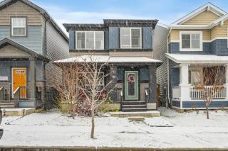 Wild Haven Retreat-HotTub-King Bed-Fireplace-BBQ - 3