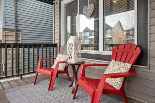 Wild Haven Retreat-HotTub-King Bed-Fireplace-BBQ - 2