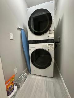 Luxury Home close to Windsor Airport and Detroit border, sleeps 11 guest - 1