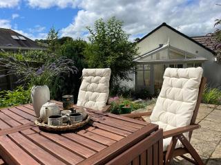 Bungalow on Dartmoor's Edge, Parking & Garden - 5