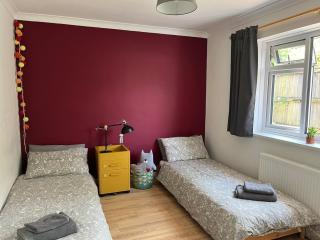 Bungalow on Dartmoor's Edge, Parking & Garden - 1