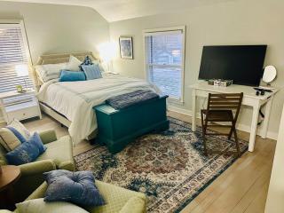 The Birchwood - At Twin Pines-Walk to the Lake! - 2